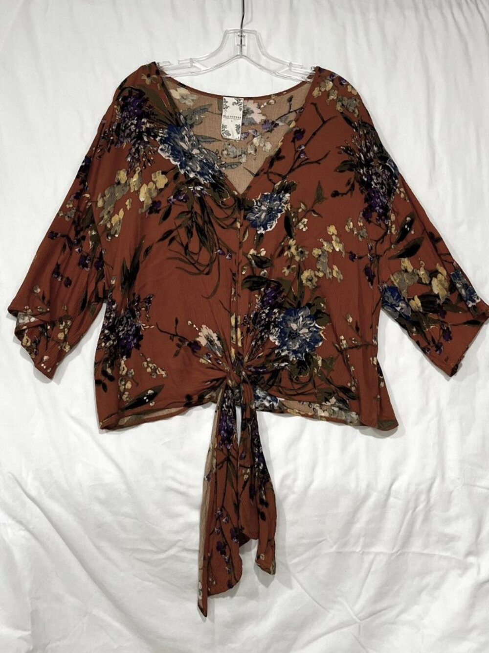 Blu Pepper Blouse Soho Style Shift Top – V-Neck and ¾ Sleeve - Size Large